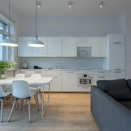 Penthouse With A View Of & Free Parking *