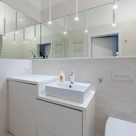 Penthouse With A View Of & Free Parking * Лодзь