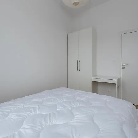 Penthouse With A View Of & Free Parking