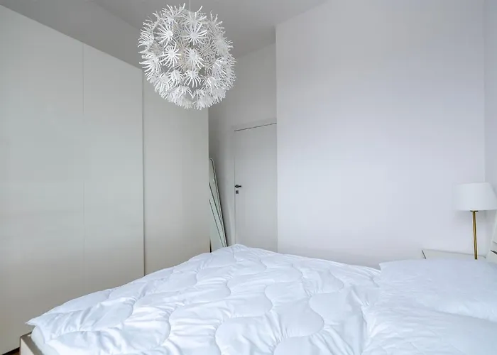 Penthouse With A View Of & Free Parking